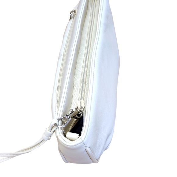 Worthington Cream Clutch - Picture 4 of 6